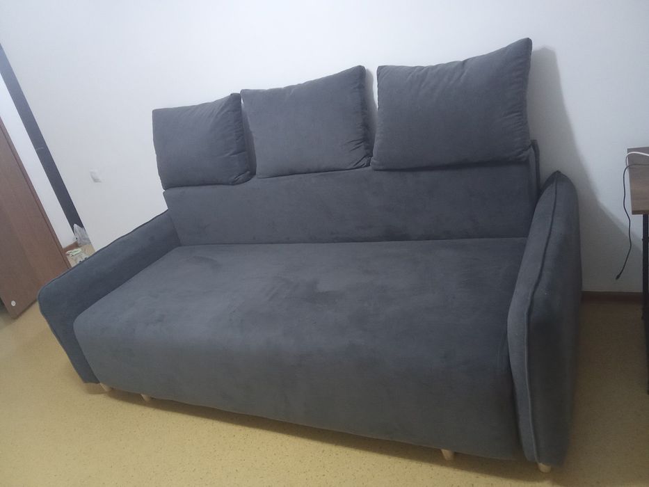 Продам диван ,почти новый