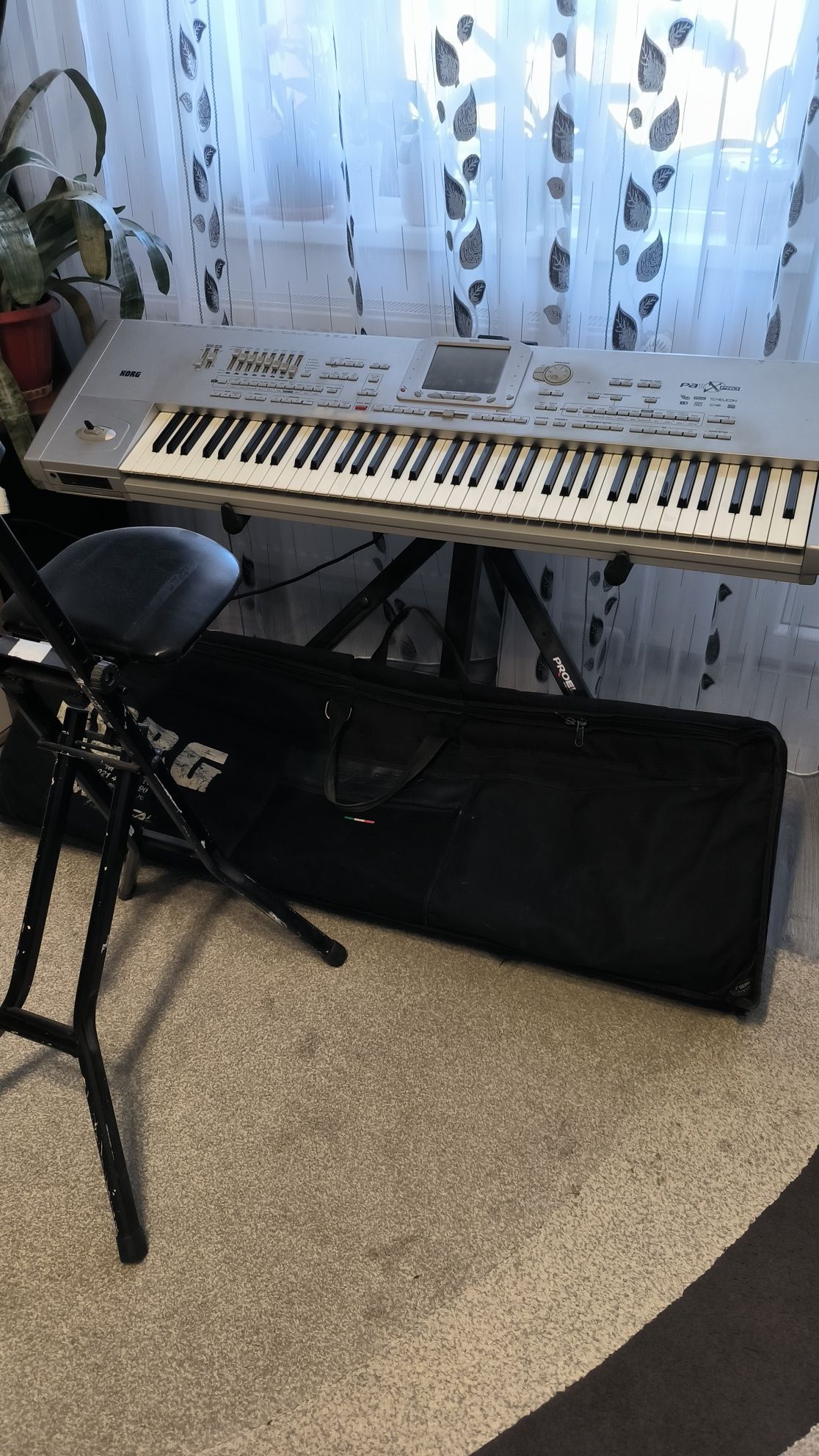 De vânzare aranjor Korg PA 1 X PRO