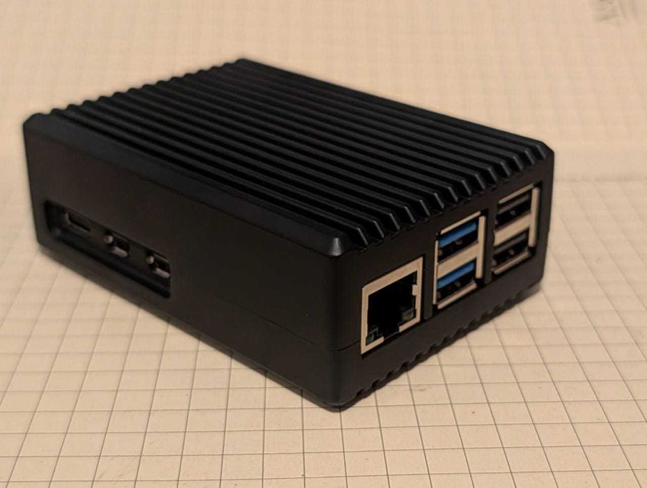 Raspberry Pi 5 4GB carcasa metalica neagra si alimentator original
