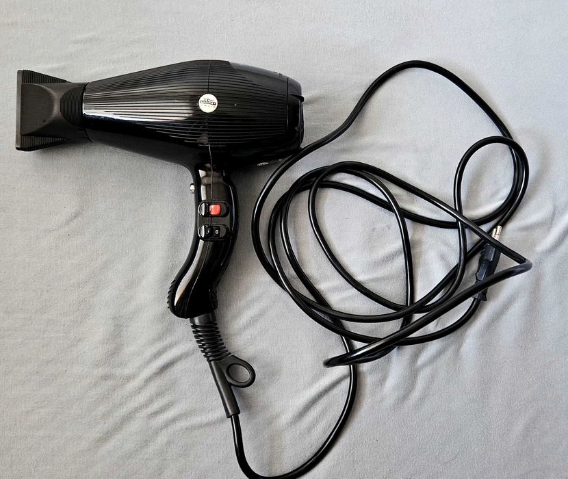 Професионален сешоар ARIA.DUAL IONIC