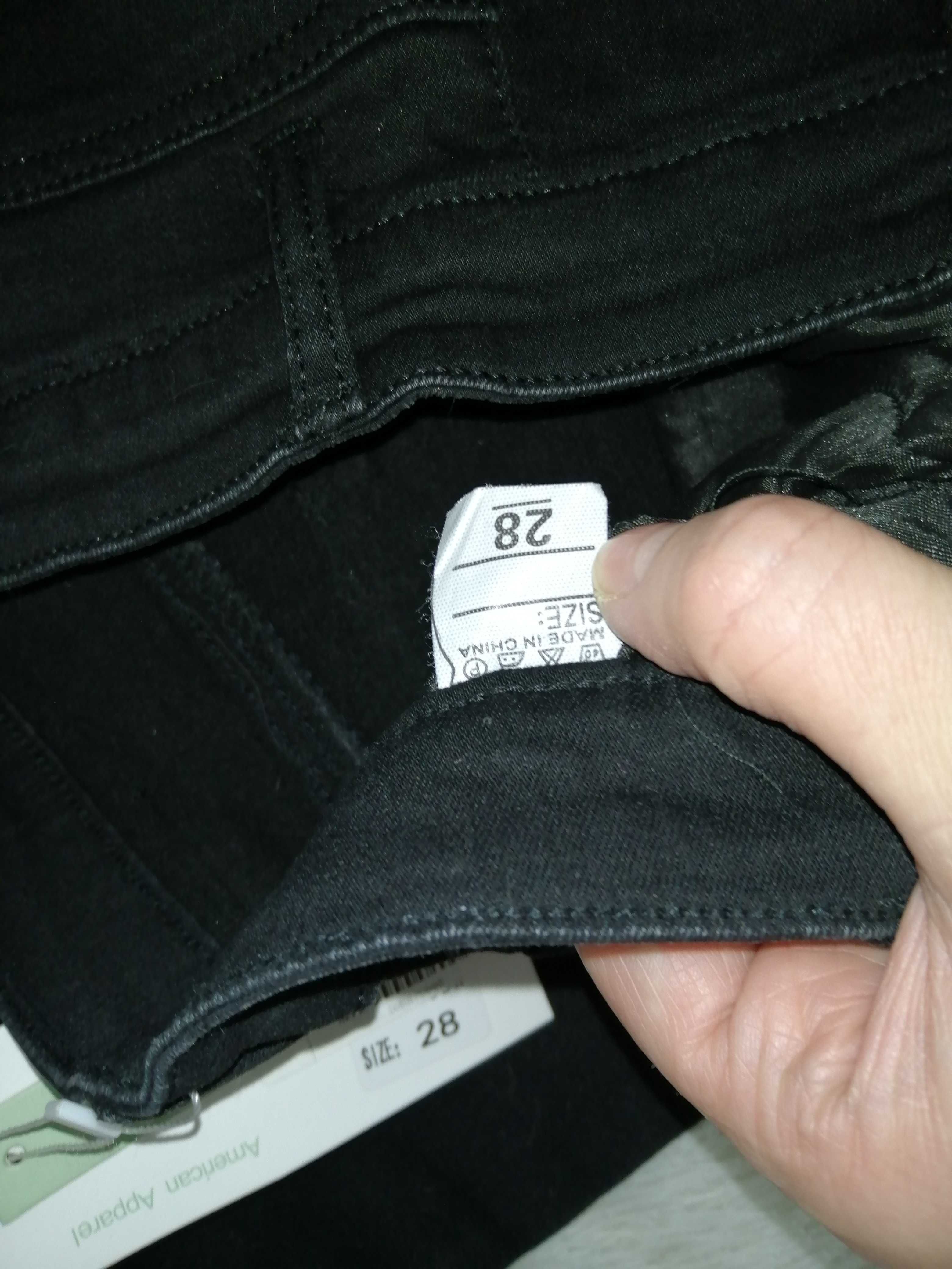 Продам джинсы-резинки НОВЫЕ «DENIM» чёрные размер 28 смотрите описание