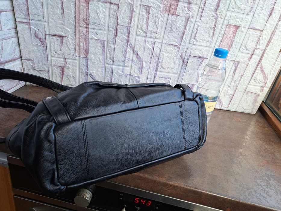 дамска малка черна чанта-естествена кожа