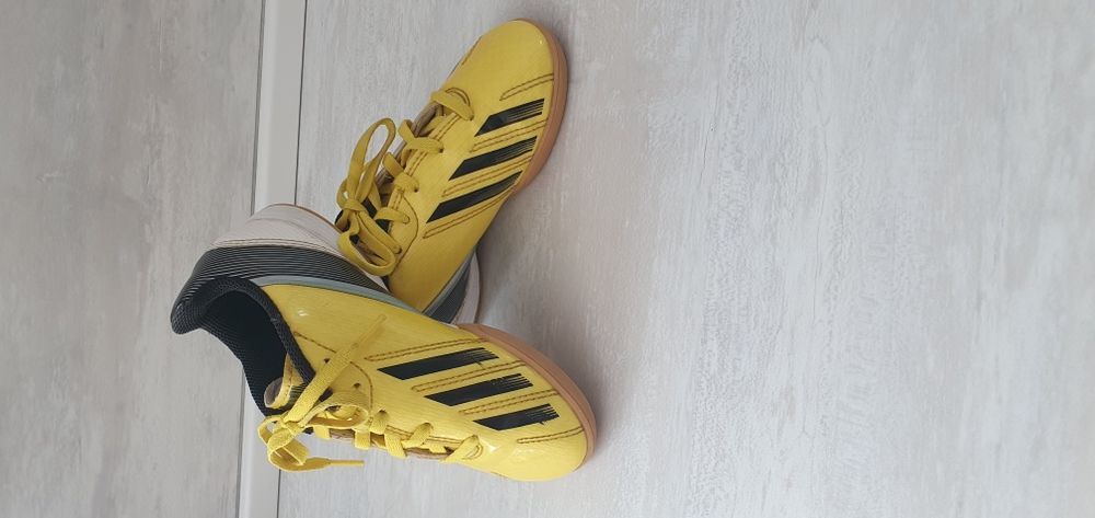 Футболни детски маратонки Adidas f10