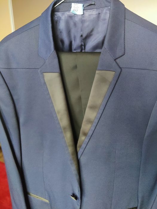 Vand costum,marime 52 (cred ca ar fi un L)