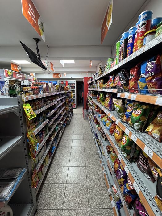 Vand afacere la cheie magazin alimentar La Doi Pasi