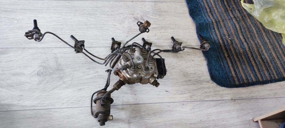 Дозатор . Паук на Мерседес 124