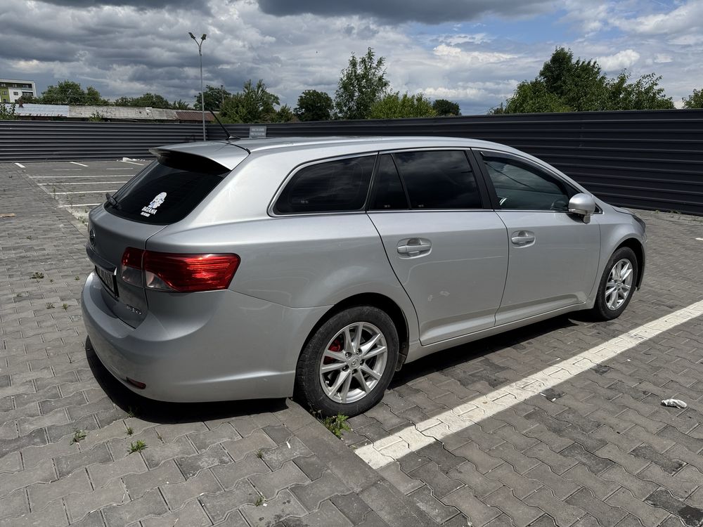 Toyota avensis t27 1.8 valvematic , facelift,  variante