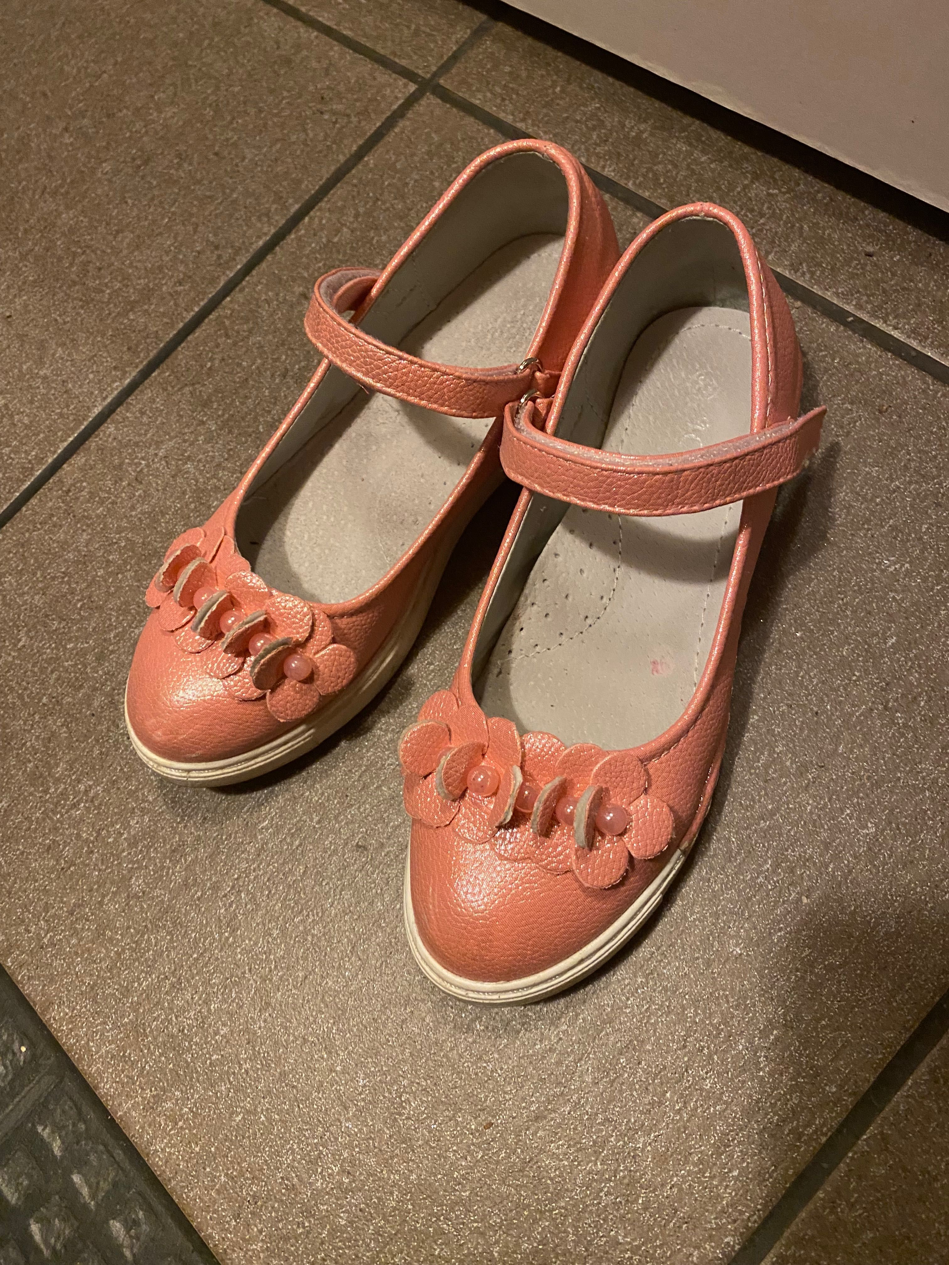 Детски обувки тип пантофка номер 32