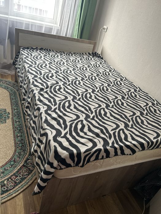 Шкаф и Кровать полуторка, новая, светлая, матрац ортопедический, новый