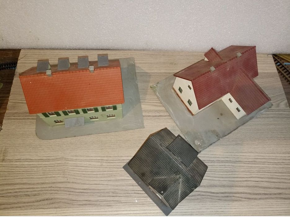Set 3 clădiri piko

Clădiri scara 1:87, potrivite pentru diorame trenu