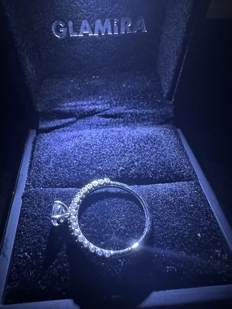 Inel de logodna (safir, aur alb, diamant)