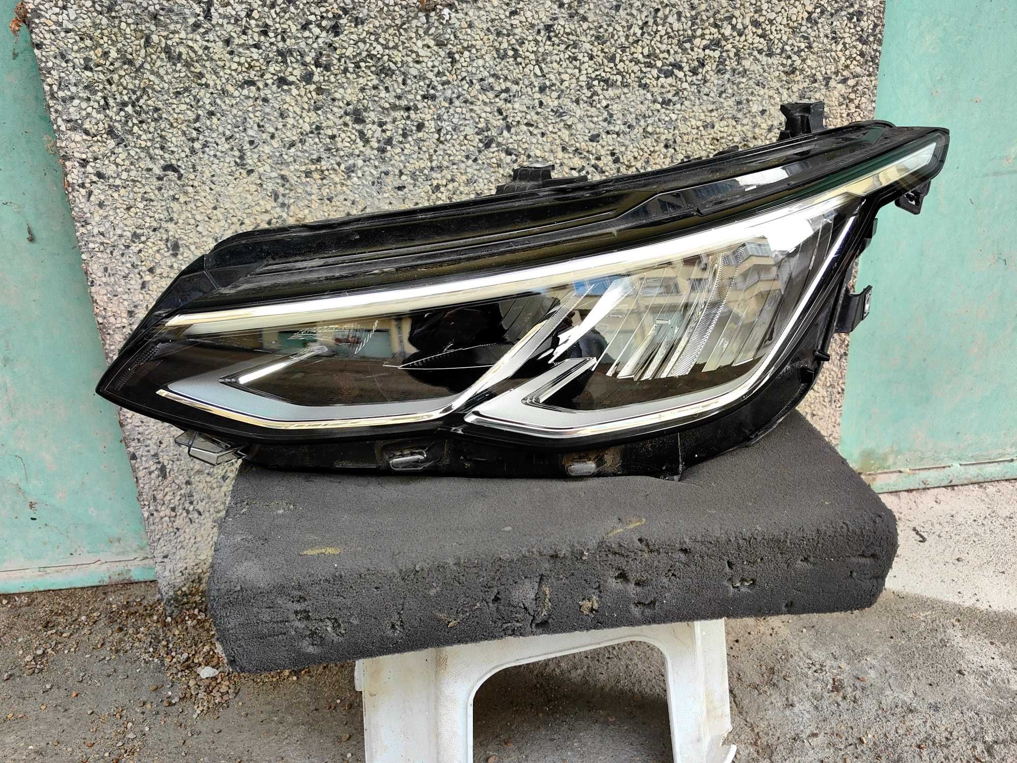 Оригинални  фарове  Vw Golf 8 Full Led