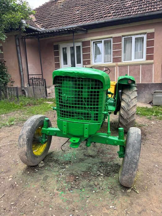 Vând John Deere Lanz 310