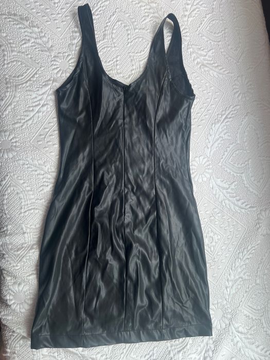 Черна кожена рокля