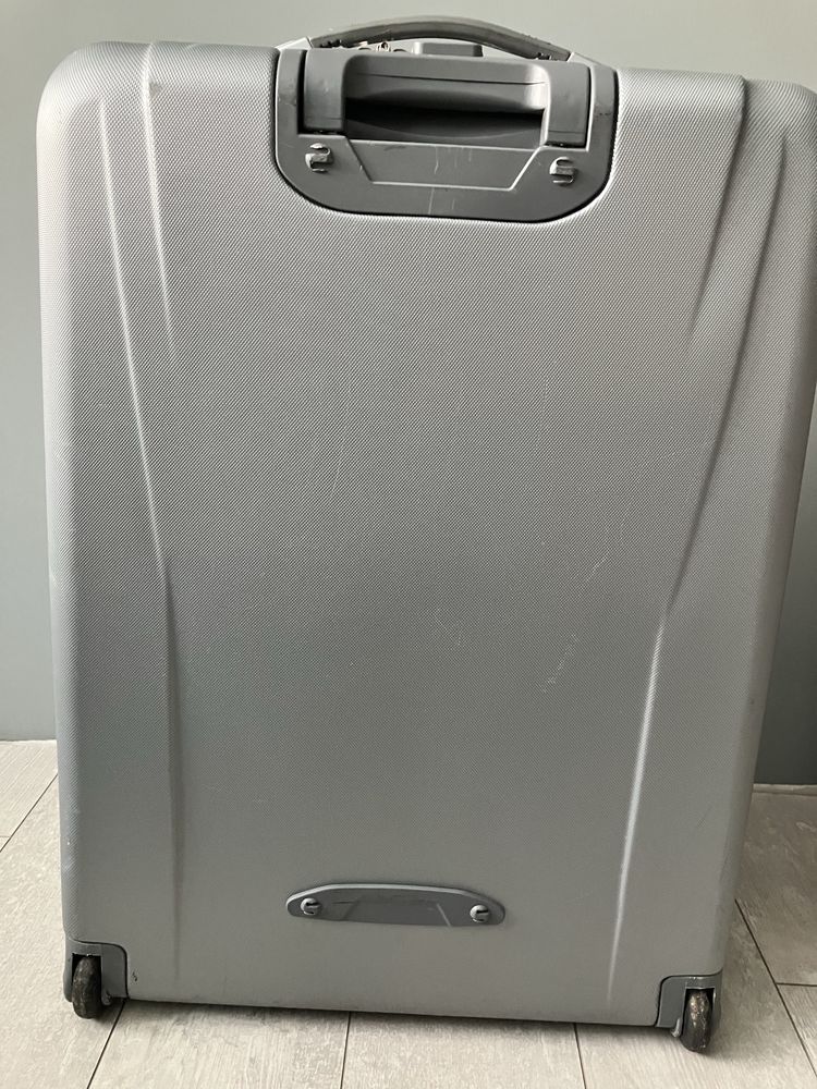 Куфар Samsonite и Revelation