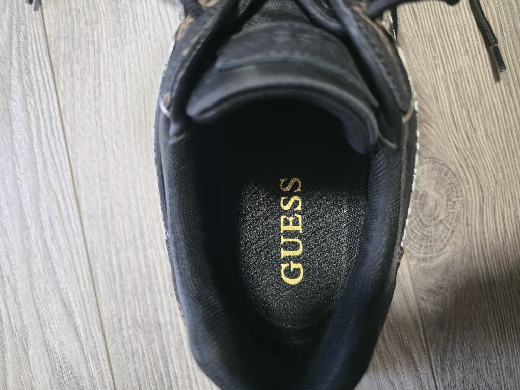 Guess обувки номер 41