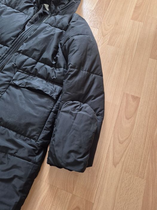 Куртка осень-зима с вставными варежками и задним карманом