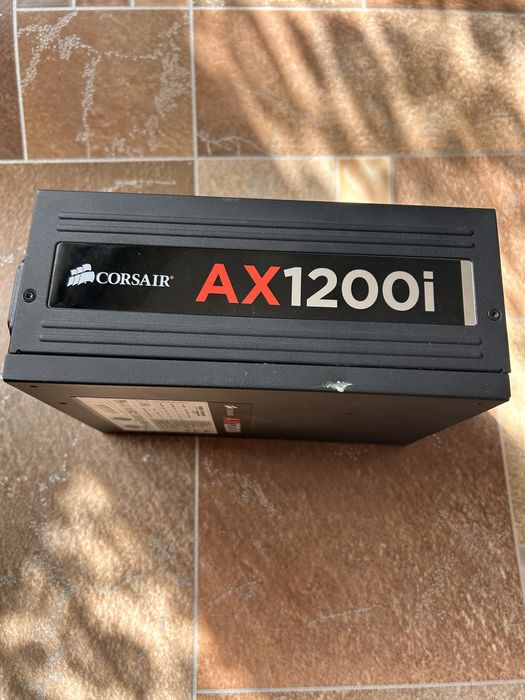 Sursa corsair 1200W