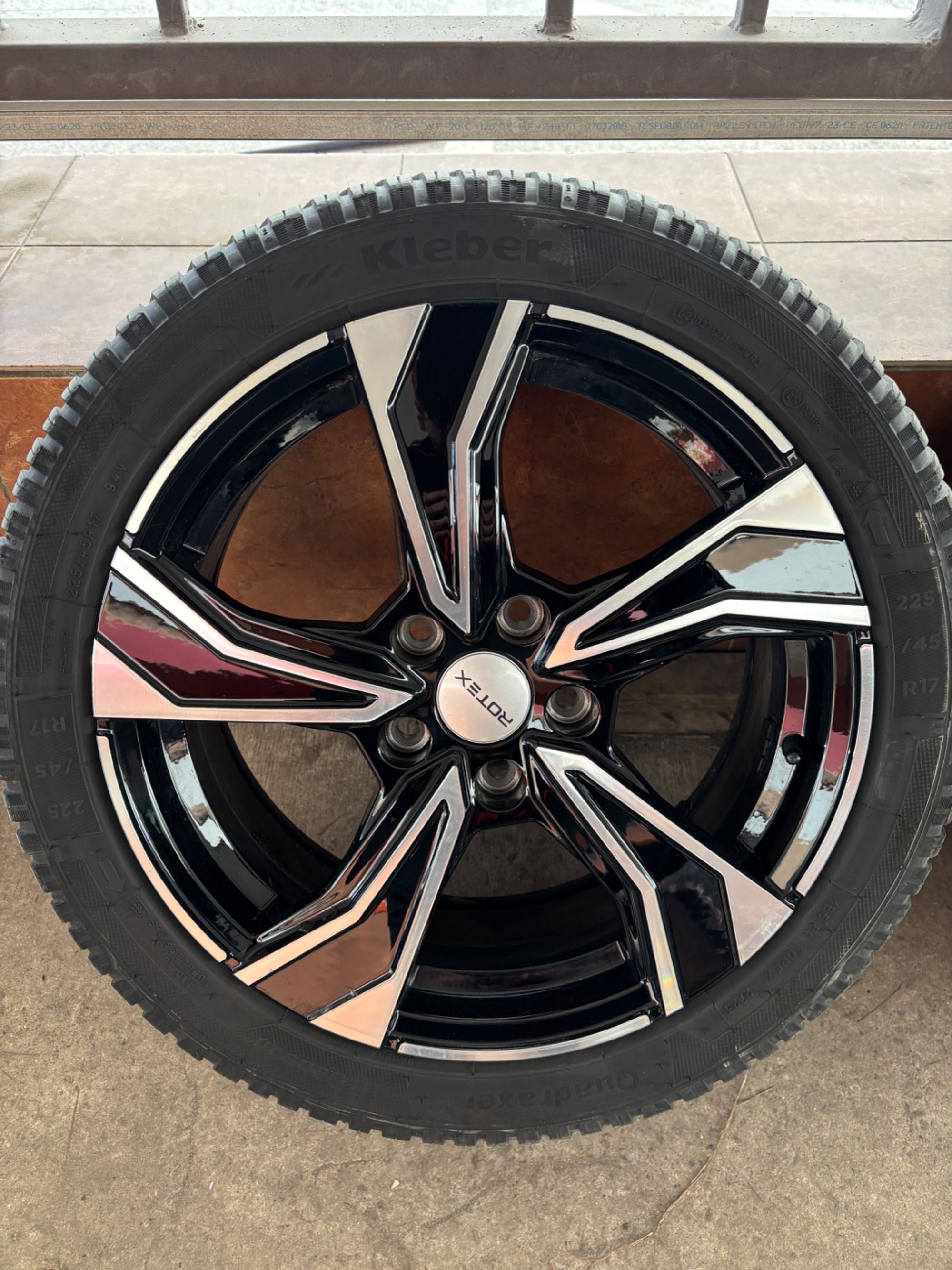 Джанти 5х112 - 17 цола със зимни гуми 225/45/17 Bridgestone и Kleber