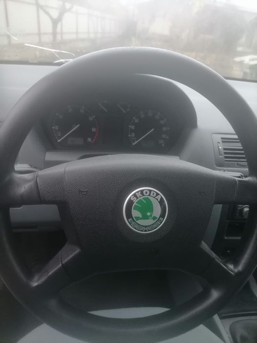 Vând skoda fabia