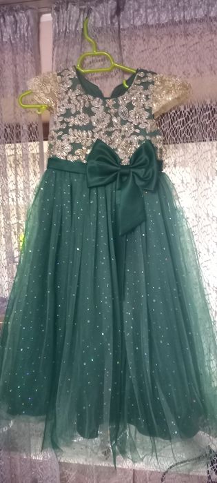 Rochie fetita in stare foarte buna..