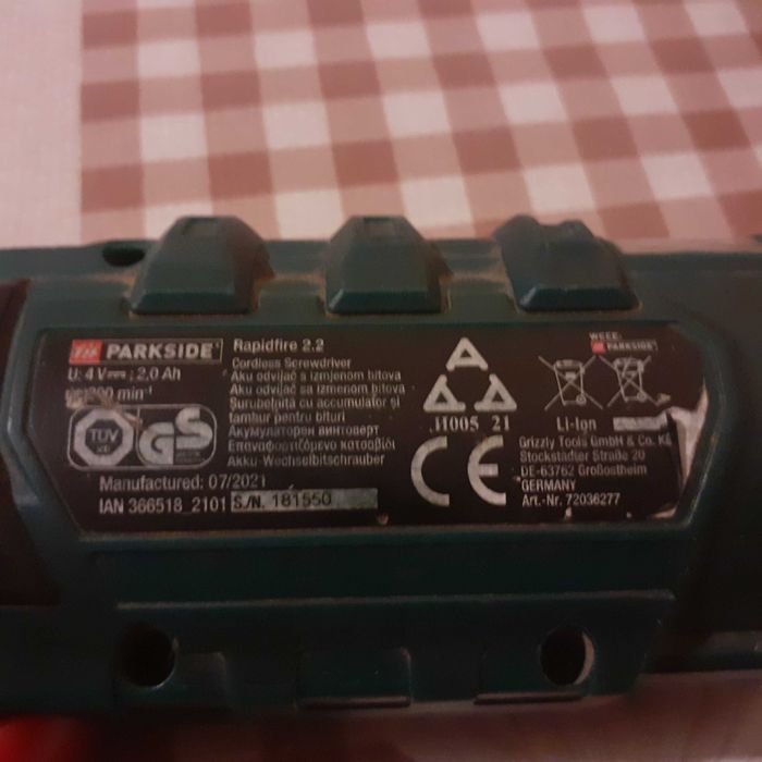 Bormasina autofiletanta cu acumulator