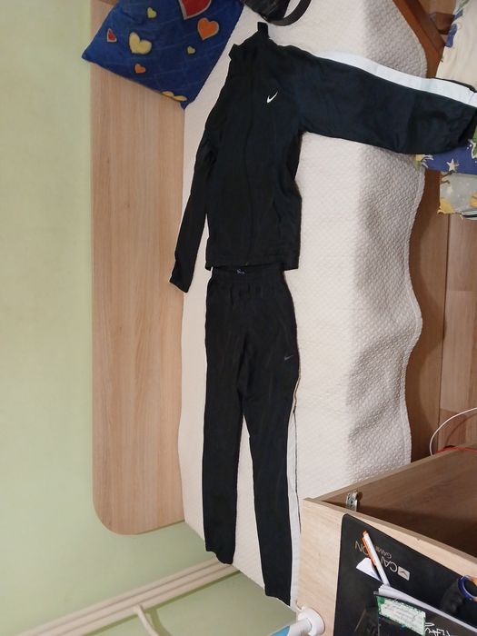 Мъжки поли-плетен анцуг Nike Sportswear Club в черно и бяло,