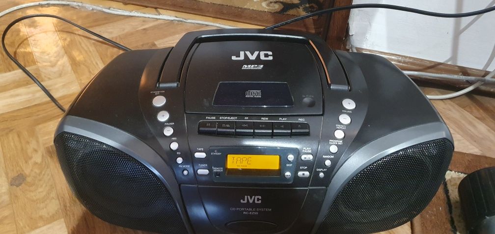 Casetofon JVC casetă și cd