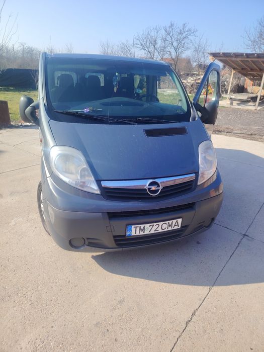 Vând Opel vivaro 8 +1