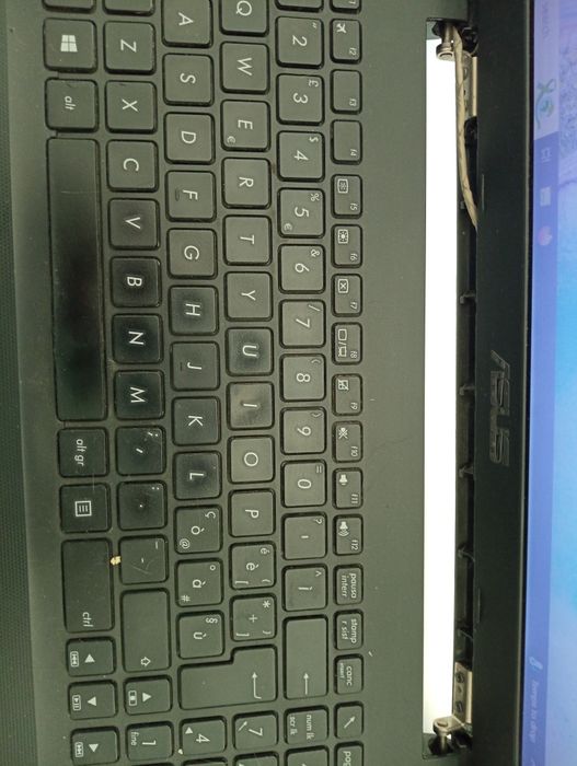 Schimb/Vand Laptop ASUS X554LAB (i3, 8GB, SSD) cu PC Desktop