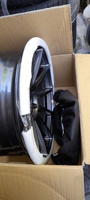 Vând jante japan racing jr11