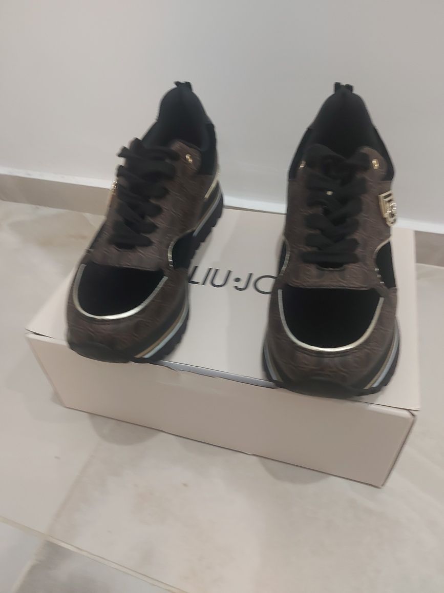 П родавам сникърси