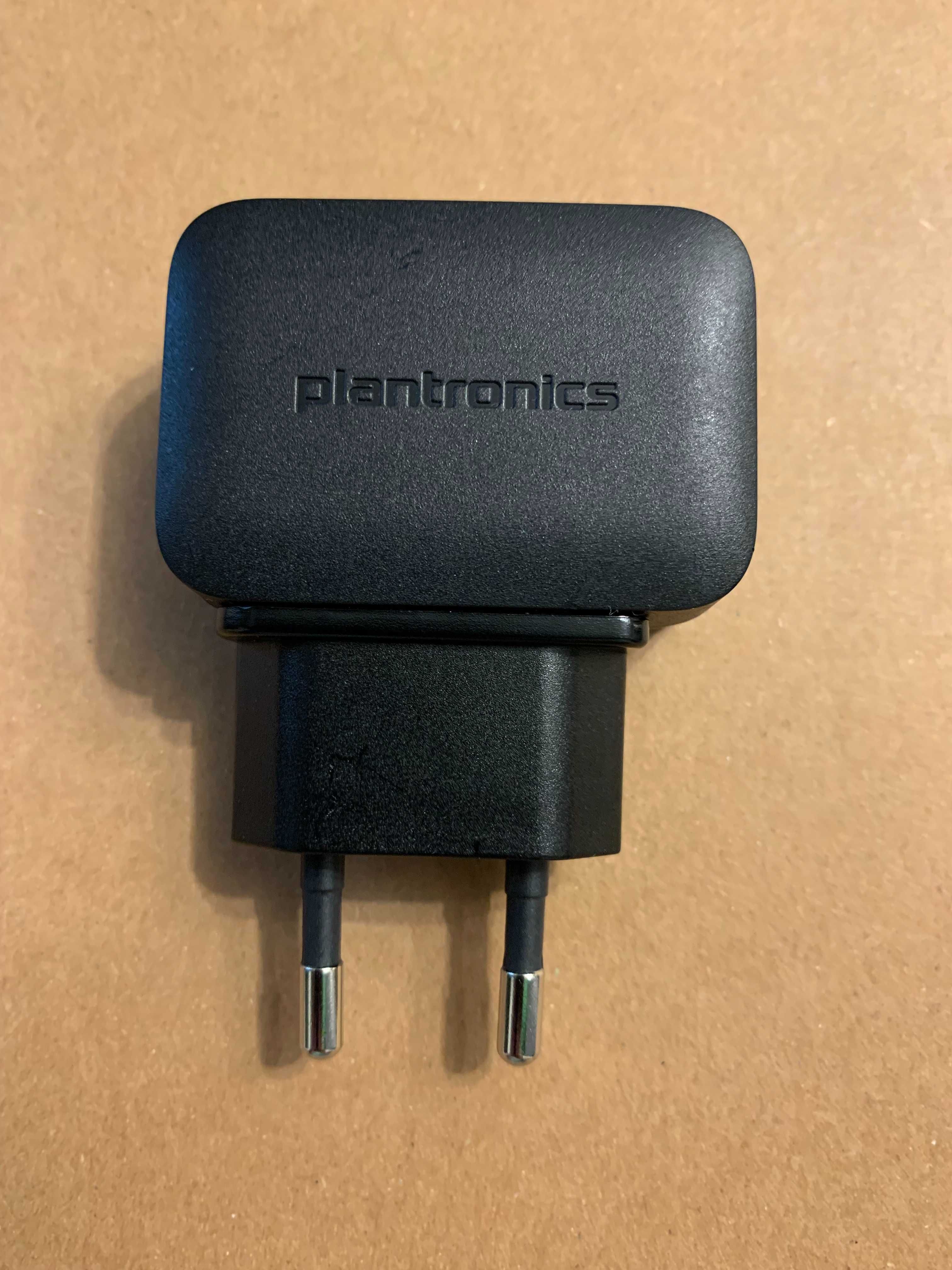 Incarcator USB marca PLANTRONICS duble stecher (priza Romania si UK)