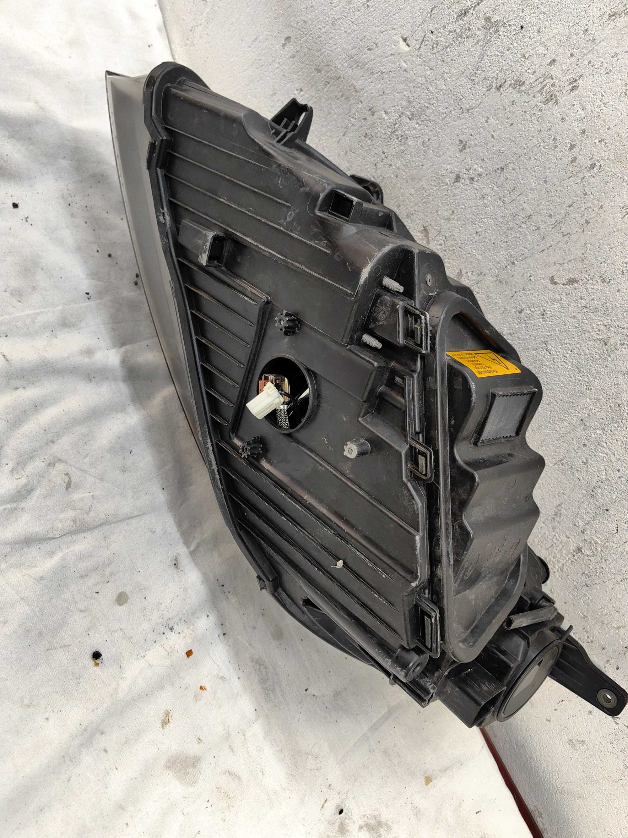 Оригинални  фарове  Волво B40  Volvo V40 XC40 Led Biksenon