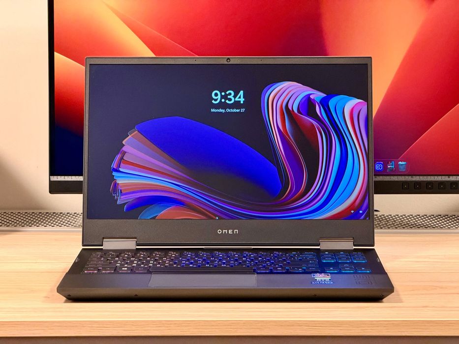 Геймърски лаптоп - HP Omen 15 Ryzen 7, 16G RAM, RTX3060