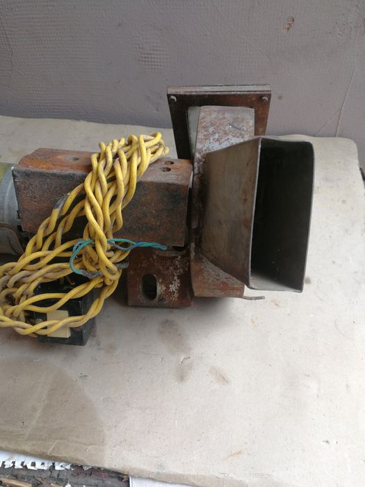 Polizor de banc cu motor de 220