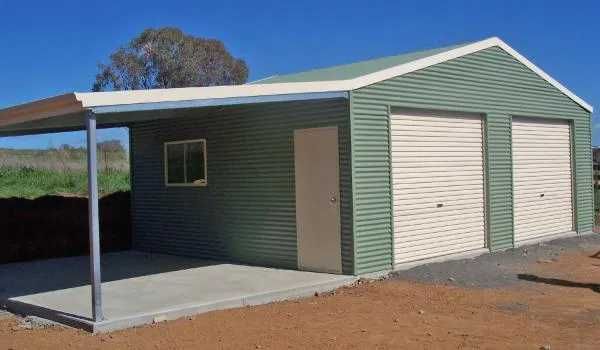 Construim Garaje Auto din structura metalica si panou sandwich izolat