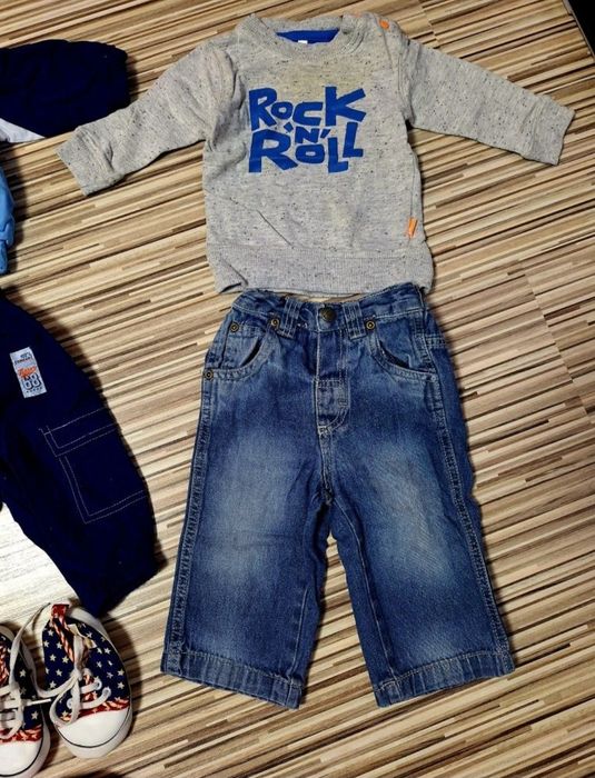 Lot hăinuțe 6-9 și 9-12 luni Disney, H&M , Chicco.