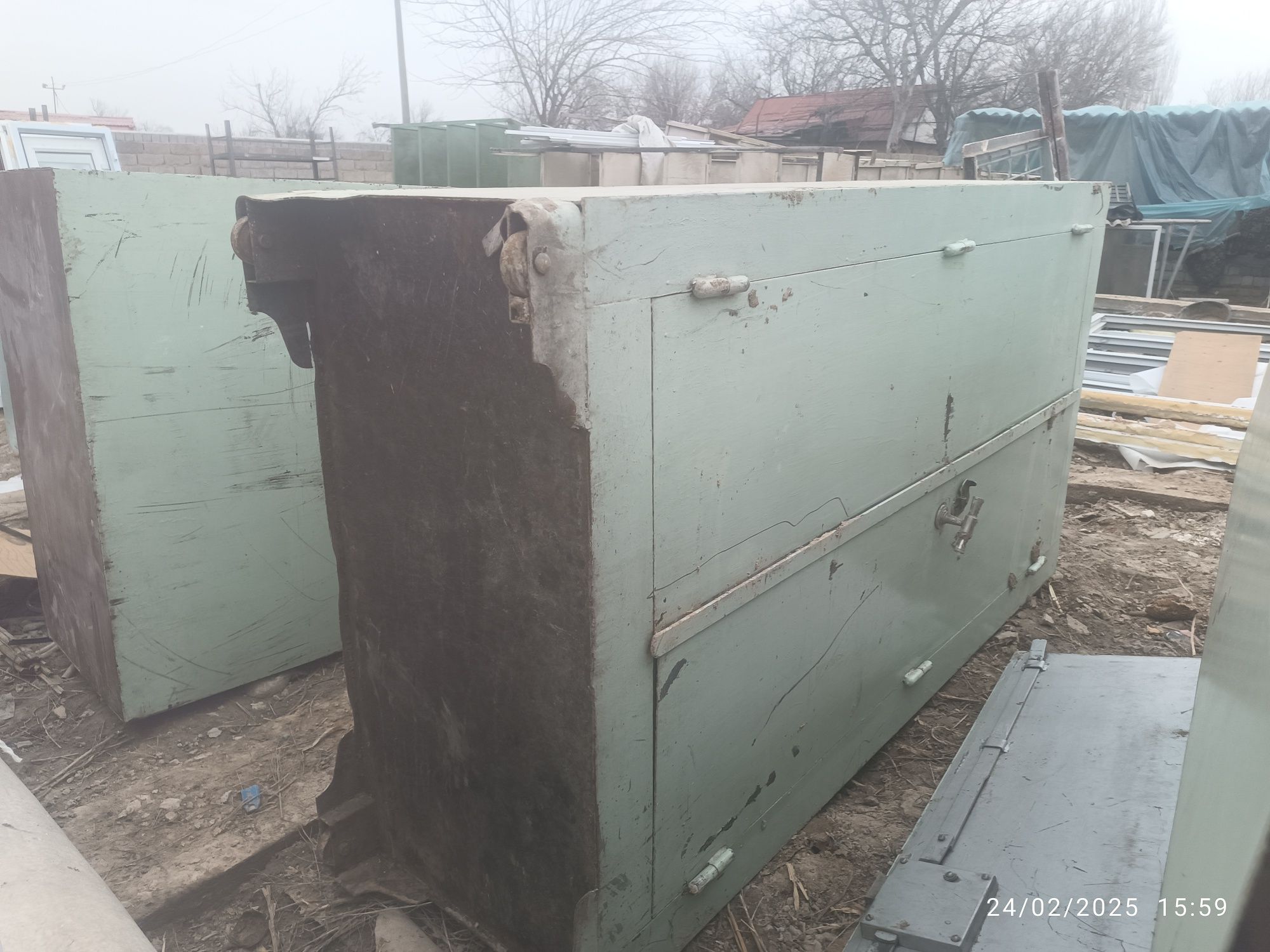 Sef  4 Dona Stelaj ham bor 15 dona pulini kelishamiz Holati