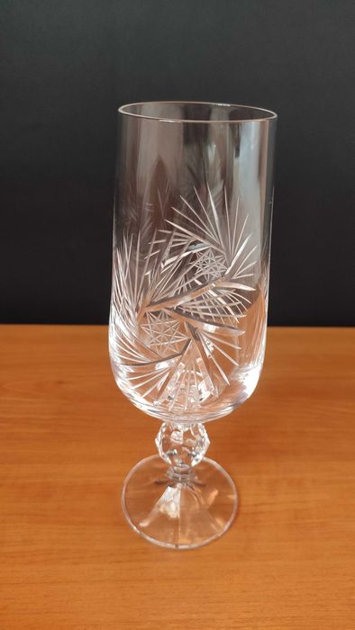 2 модела кристални чаши за вино"Бохемия"