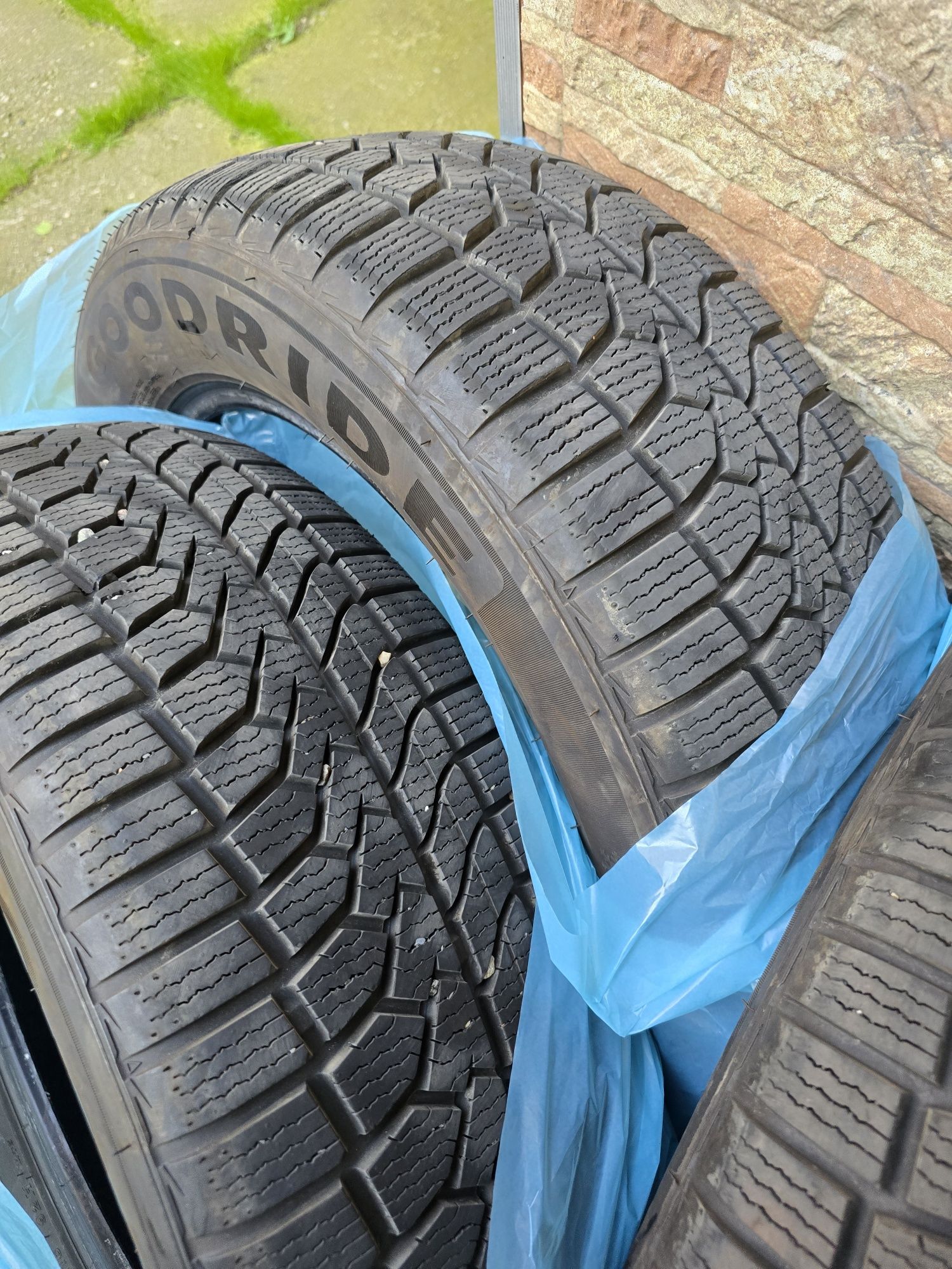 Cauciucuri de iarna Goodride Z-507 205/60/R16 DOT 2024 ca noi