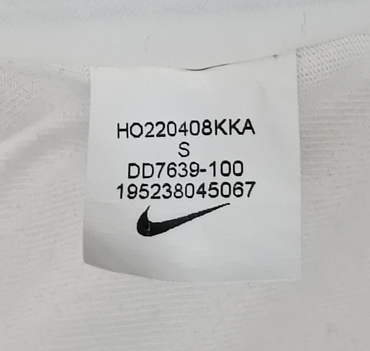 Nike DRI-FIT Swoosh Tee оригинална тениска ръст 128-137см Найк спорт