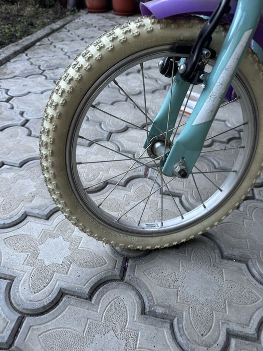 Bicicleta fete 4-6 ani pret fix
