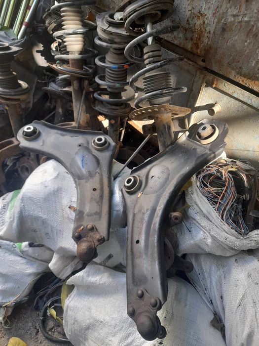 Megane 3 fuzeta st/dr bascula si alte piese