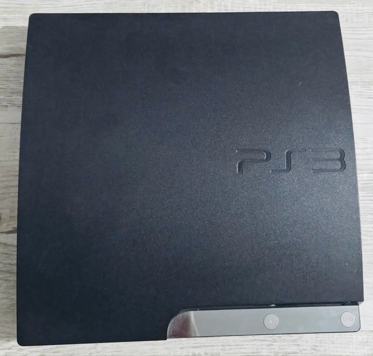 Vand PS3 + 16 jocuri