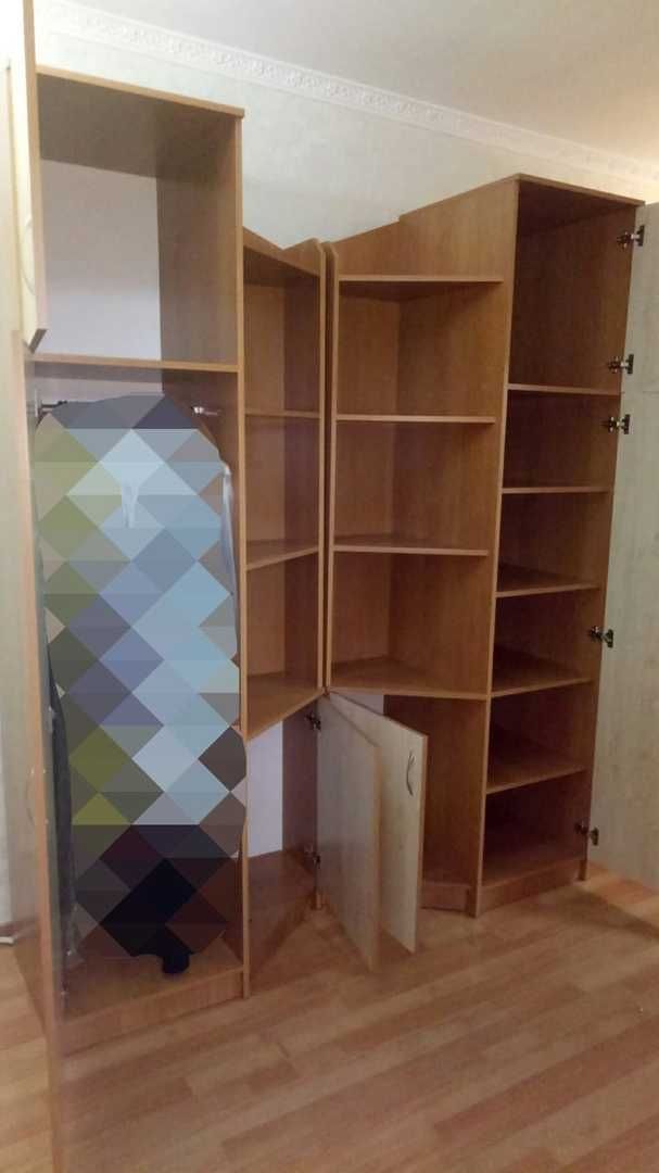 Срочно продаются шкафы в очень отличном состоянии  (ТОРГ уместен)