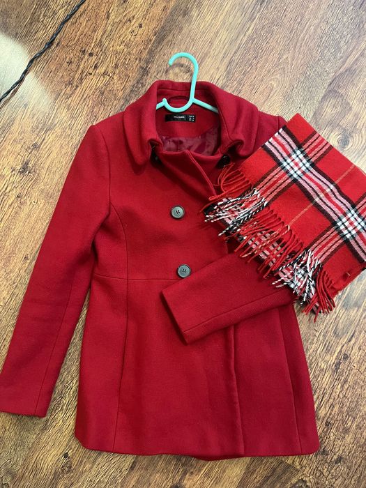 Дамско палто с шал