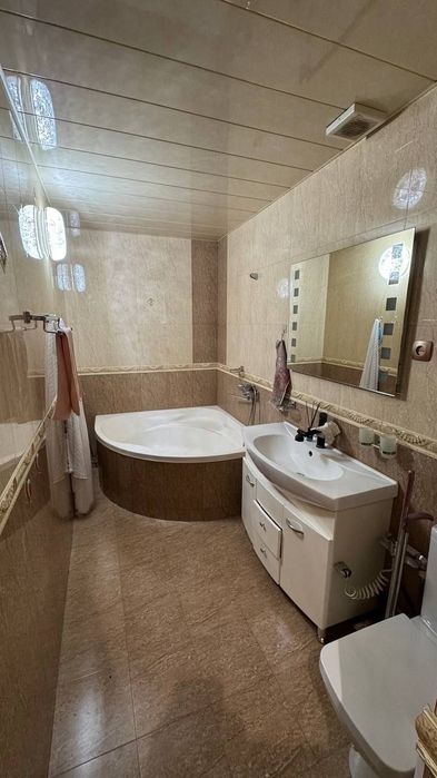 Продаётся своя 3 комнатная квартира