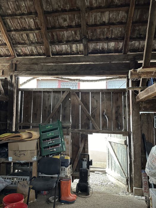 Șură din lemn masiv