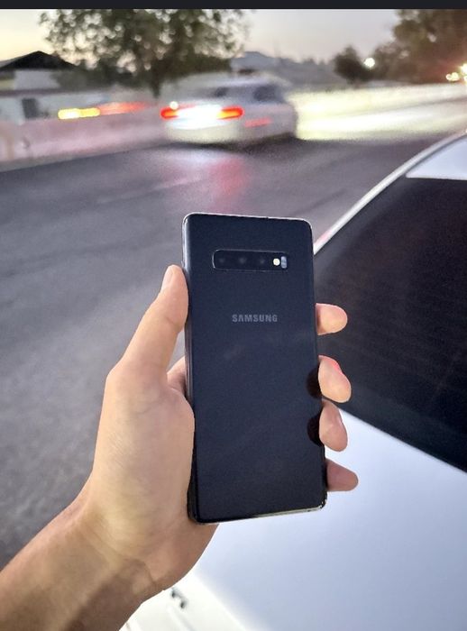 Продам или Обмен свой Samsung S10 + 128/8G